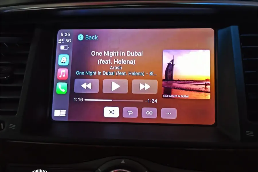 Touchscreen infotainment setup