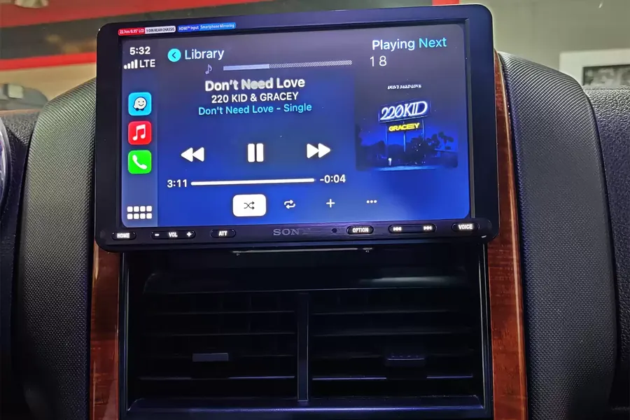Large touchscreen head unit